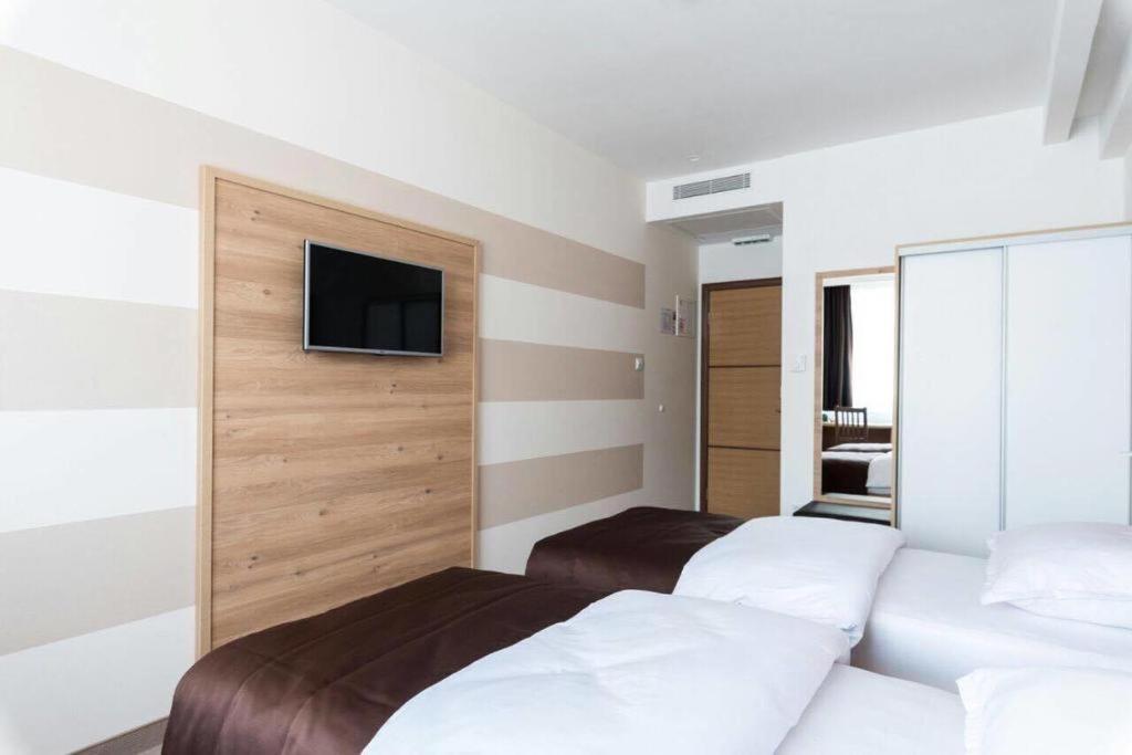 Hotel Novitas Livno Esterno foto