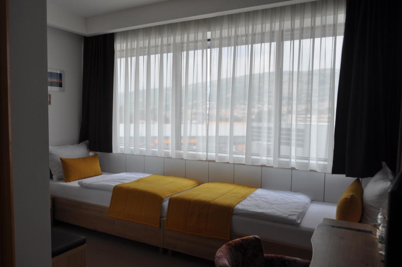 Hotel Novitas Livno Esterno foto
