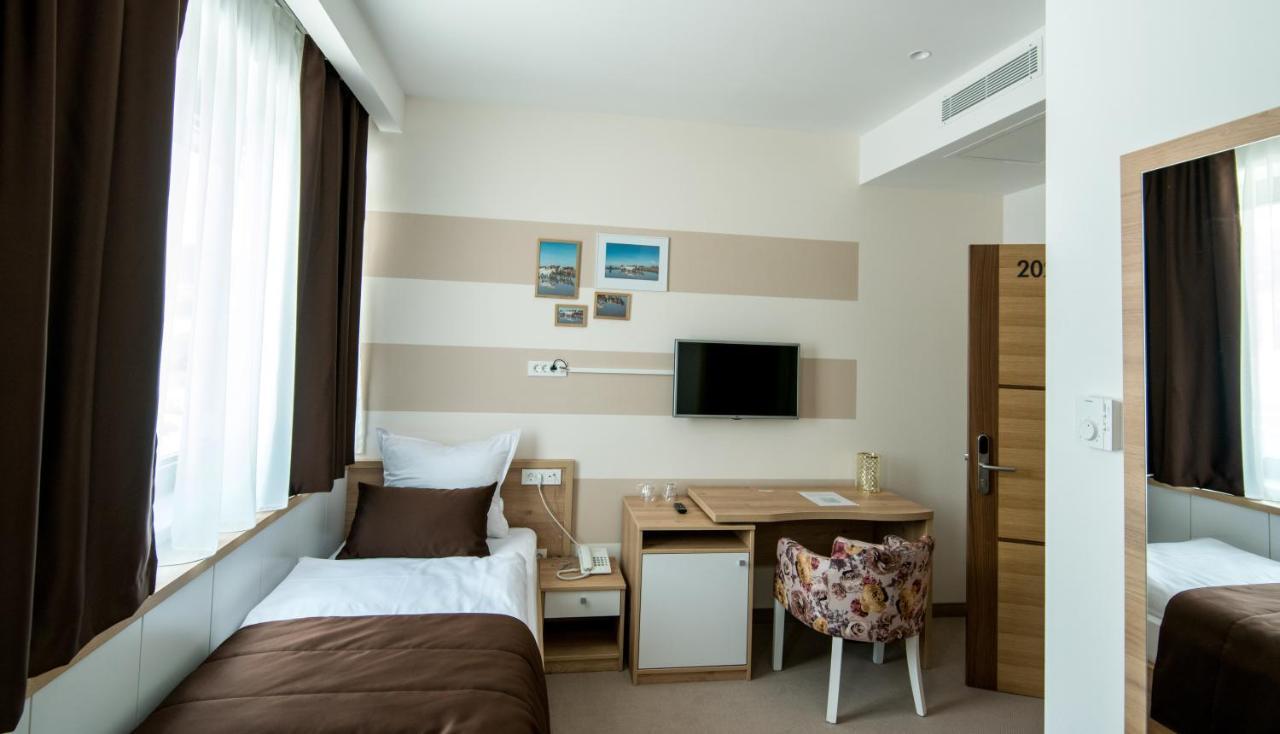 Hotel Novitas Livno Esterno foto
