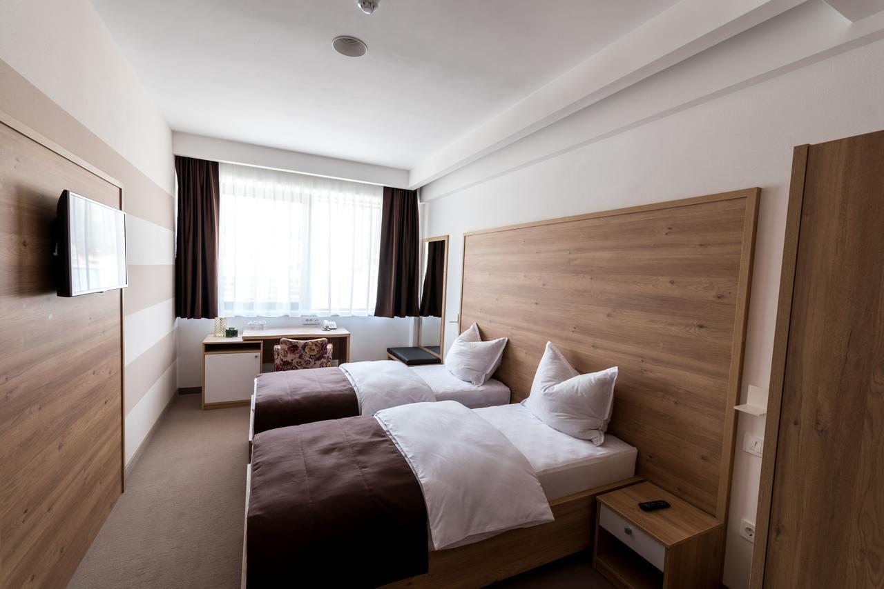 Hotel Novitas Livno Esterno foto
