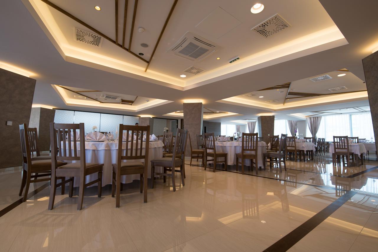 Hotel Novitas Livno Esterno foto