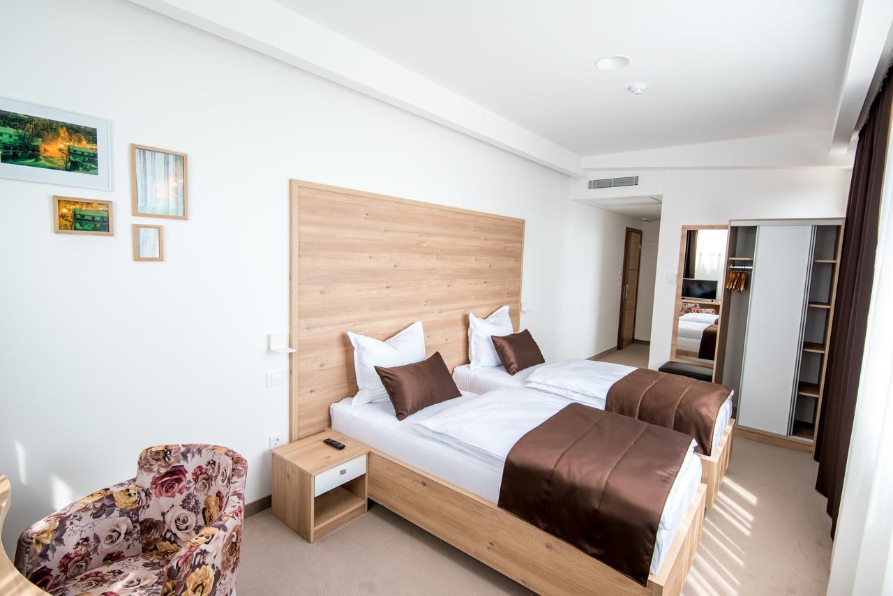 Hotel Novitas Livno Esterno foto