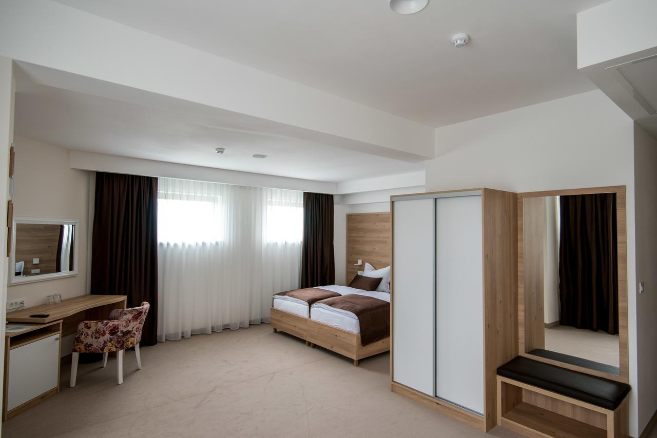 Hotel Novitas Livno Esterno foto